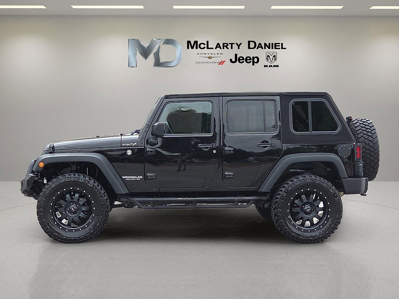 Used 2016 Jeep Wrangler Unlimited Sport w/ Quick Order Package 24S AWD/4WD image 3