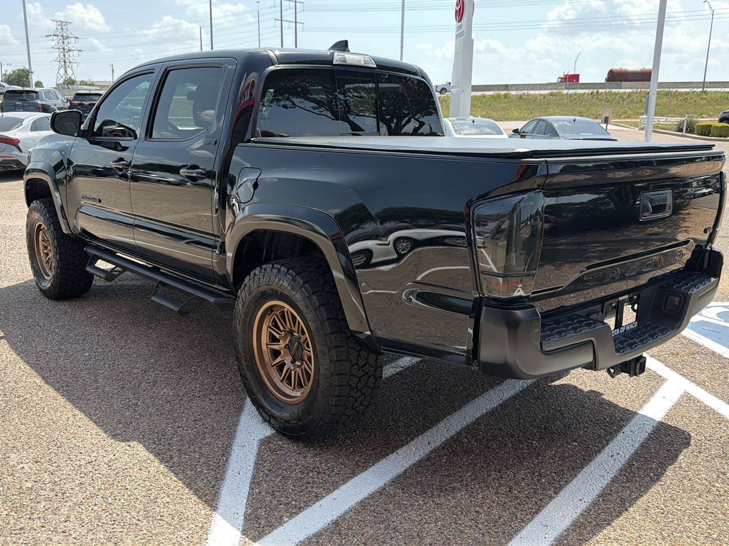 Used 2023 Toyota Tacoma SR5 RWD image 5