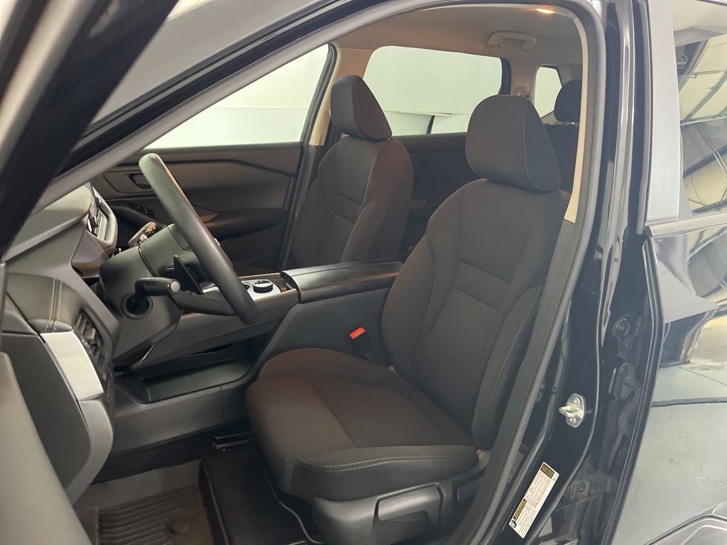 Used 2024 Nissan Rogue S AWD/4WD image 18