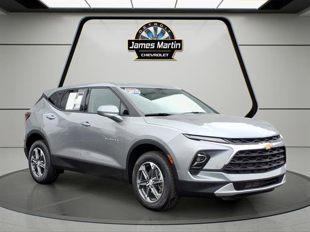 Certified 2025 Chevrolet Blazer LT image 3