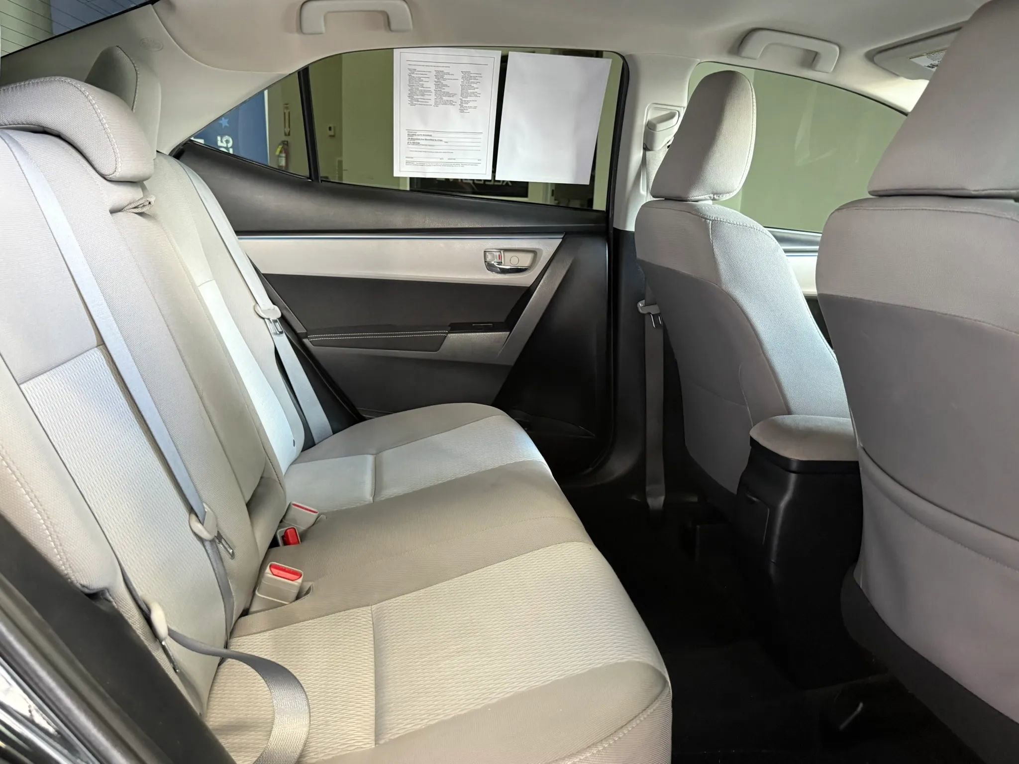 Used 2016 Toyota Corolla LE FWD image 23