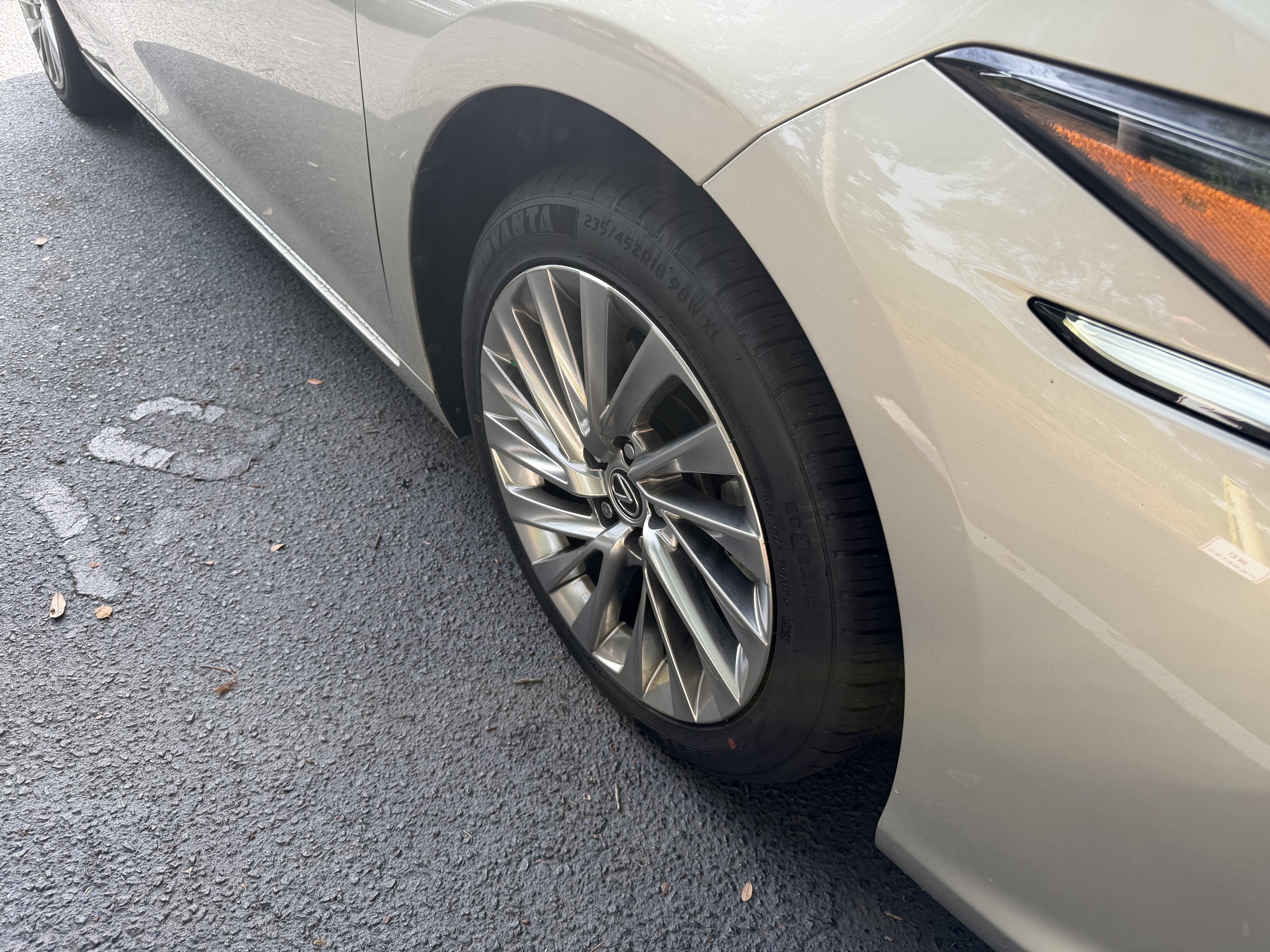 Used 2023 Lexus ES 350 Ultra Luxury w/ Accessory Package (Z2) FWD image 11