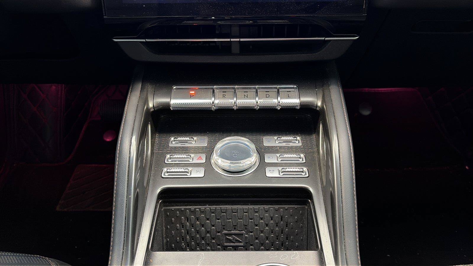 Used 2024 Lincoln Nautilus Reserve w/ Jet Appearance Package (87T) AWD/4WD image 25