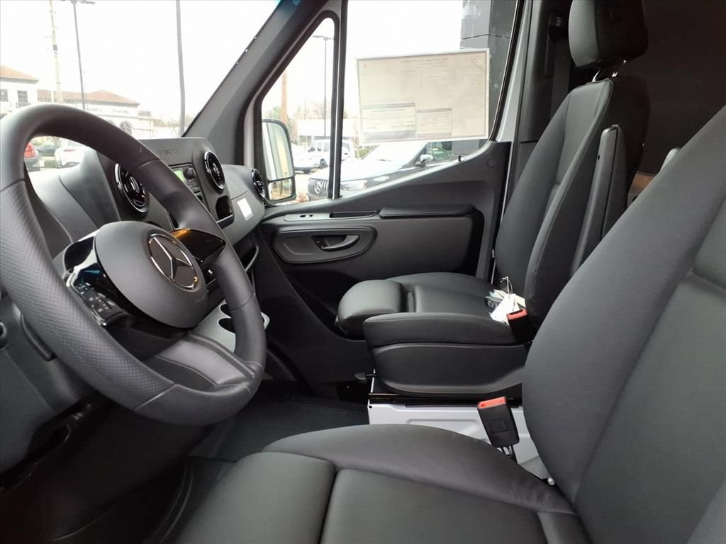 Used 2026 Mercedes-Benz Sprinter 2500 image 13