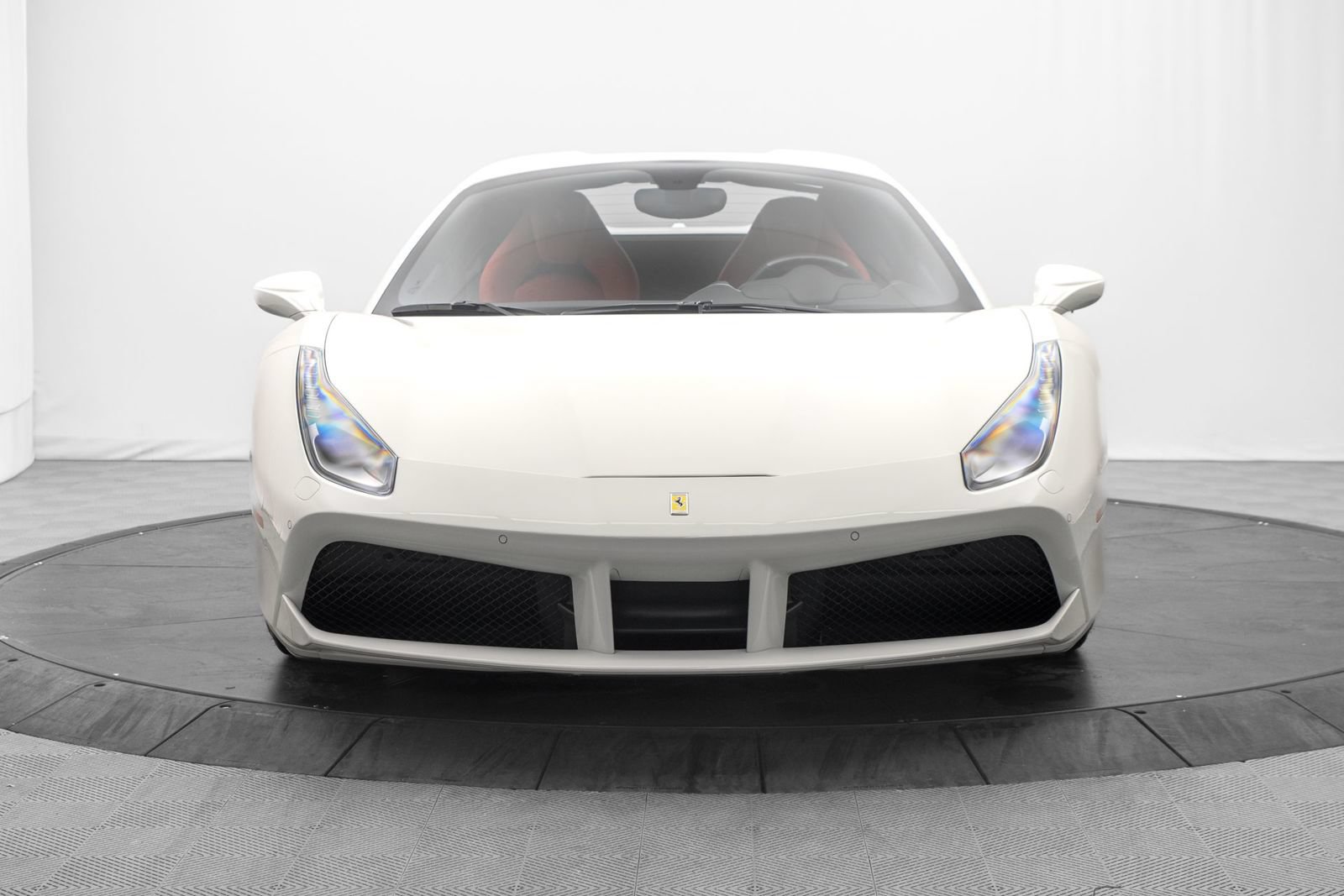 Used 2019 Ferrari 488 Spider RWD image 10
