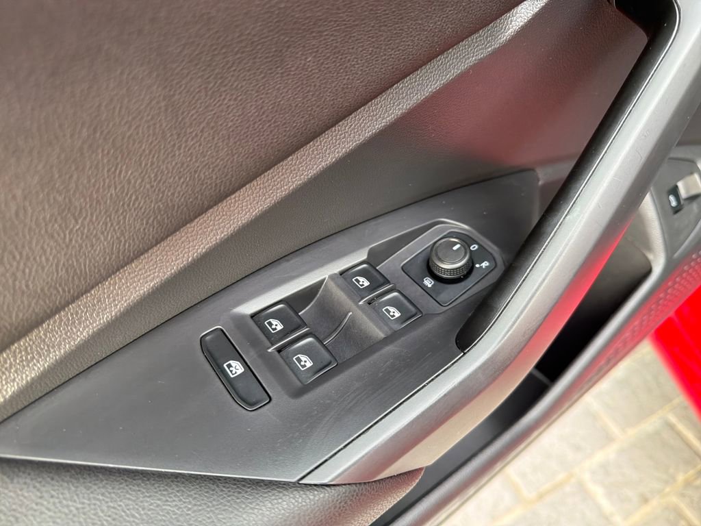 Used 2019 Volkswagen Jetta R-Line image 11