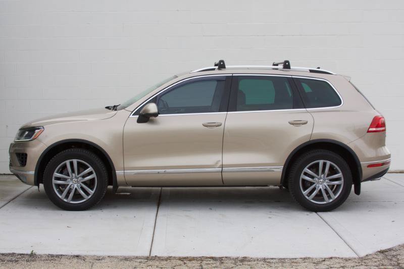 Used 2016 Volkswagen Touareg TDI AWD/4WD image 10
