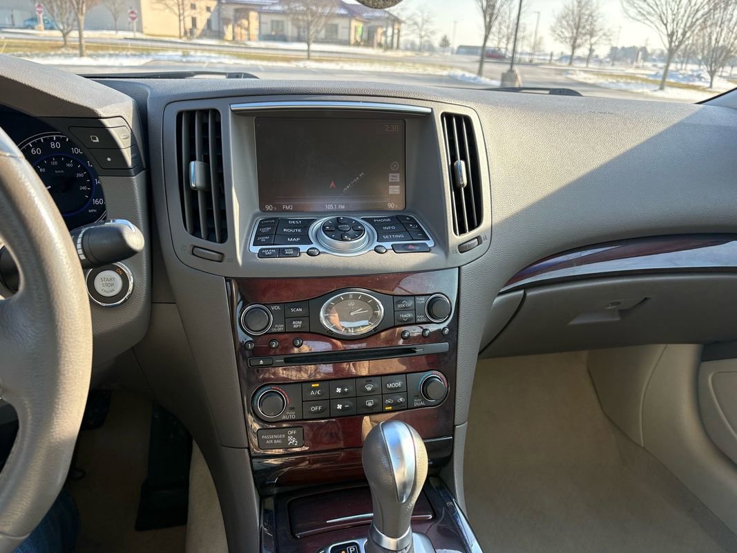 Used 2014 INFINITI Q60 Convertible w/ Premium Package image 25