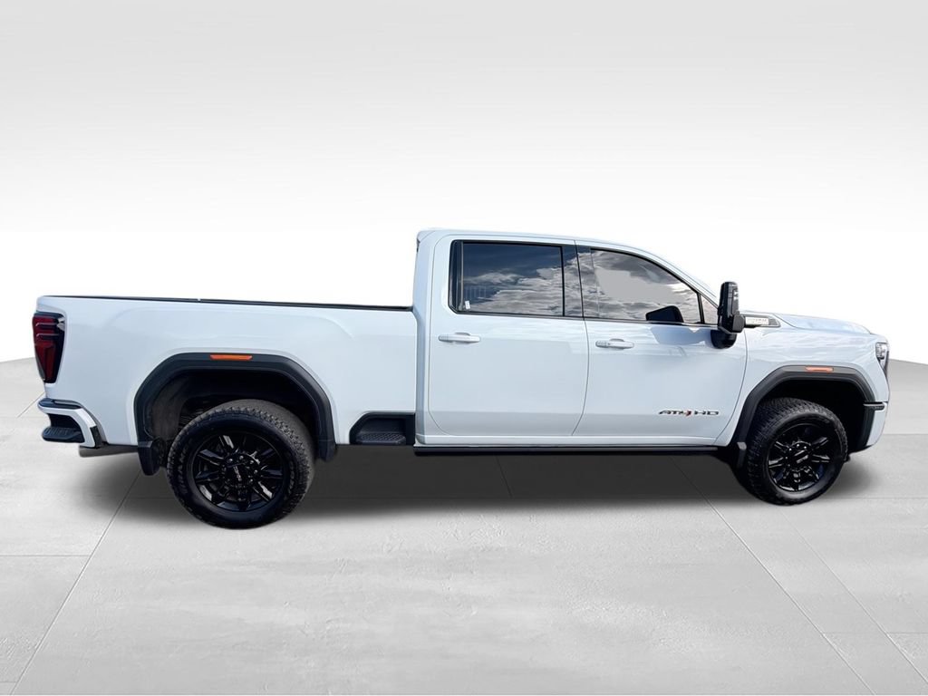 Used 2024 GMC Sierra 2500 AT4 w/ AT4 Preferred Package AWD/4WD image 9