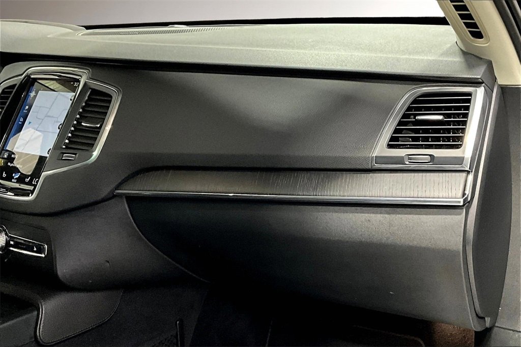Used 2020 Volvo XC90 T6 Momentum image 27