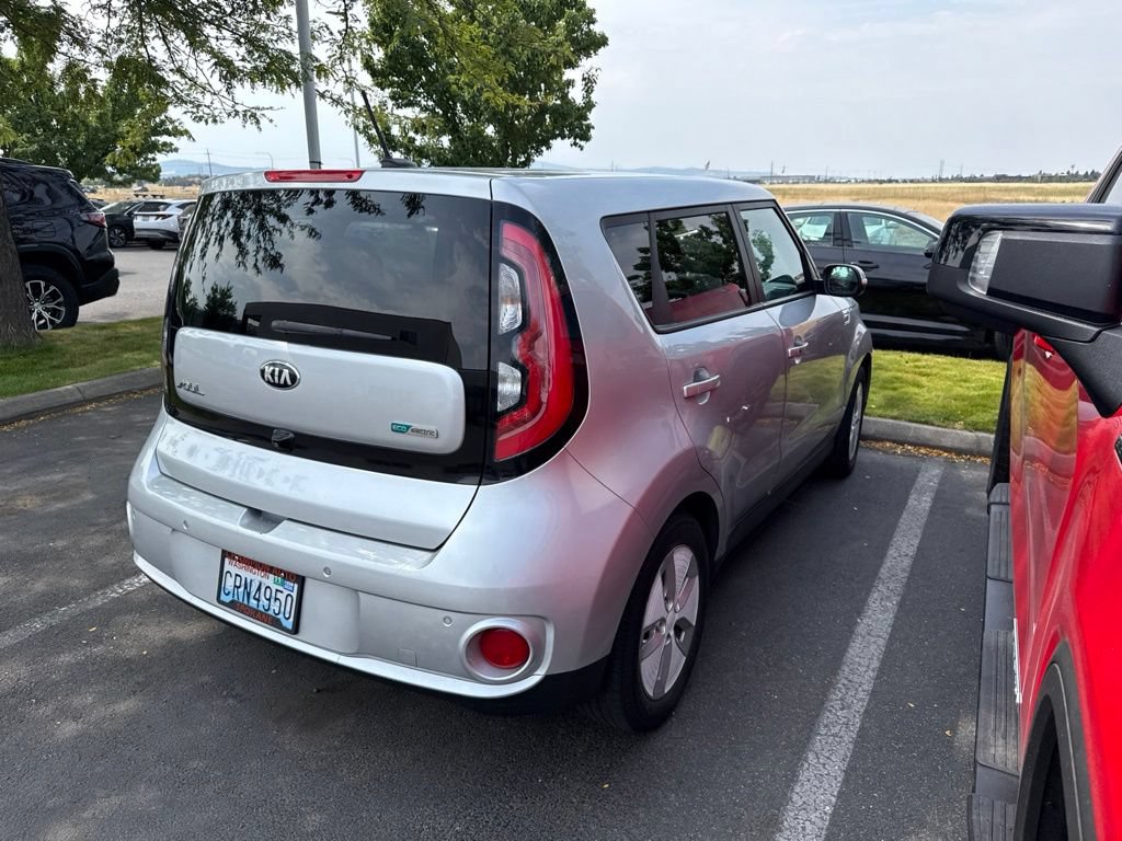 Used 2016 Kia Soul EV + FWD image 4