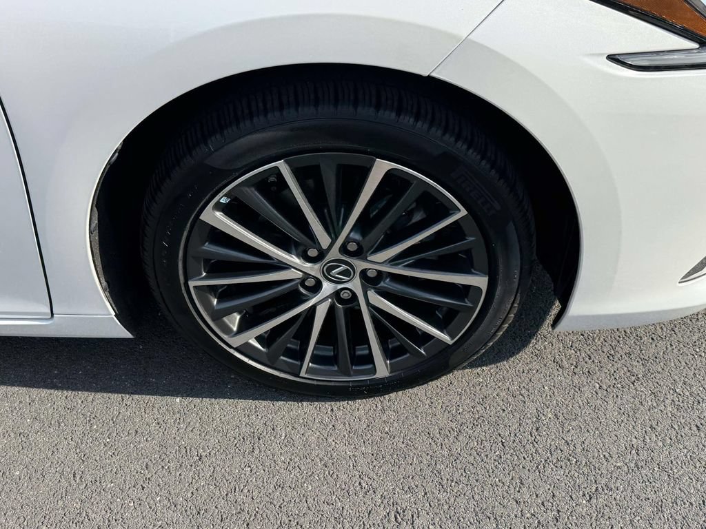 Used 2023 Lexus ES 300h w/ Premium Package FWD image 7