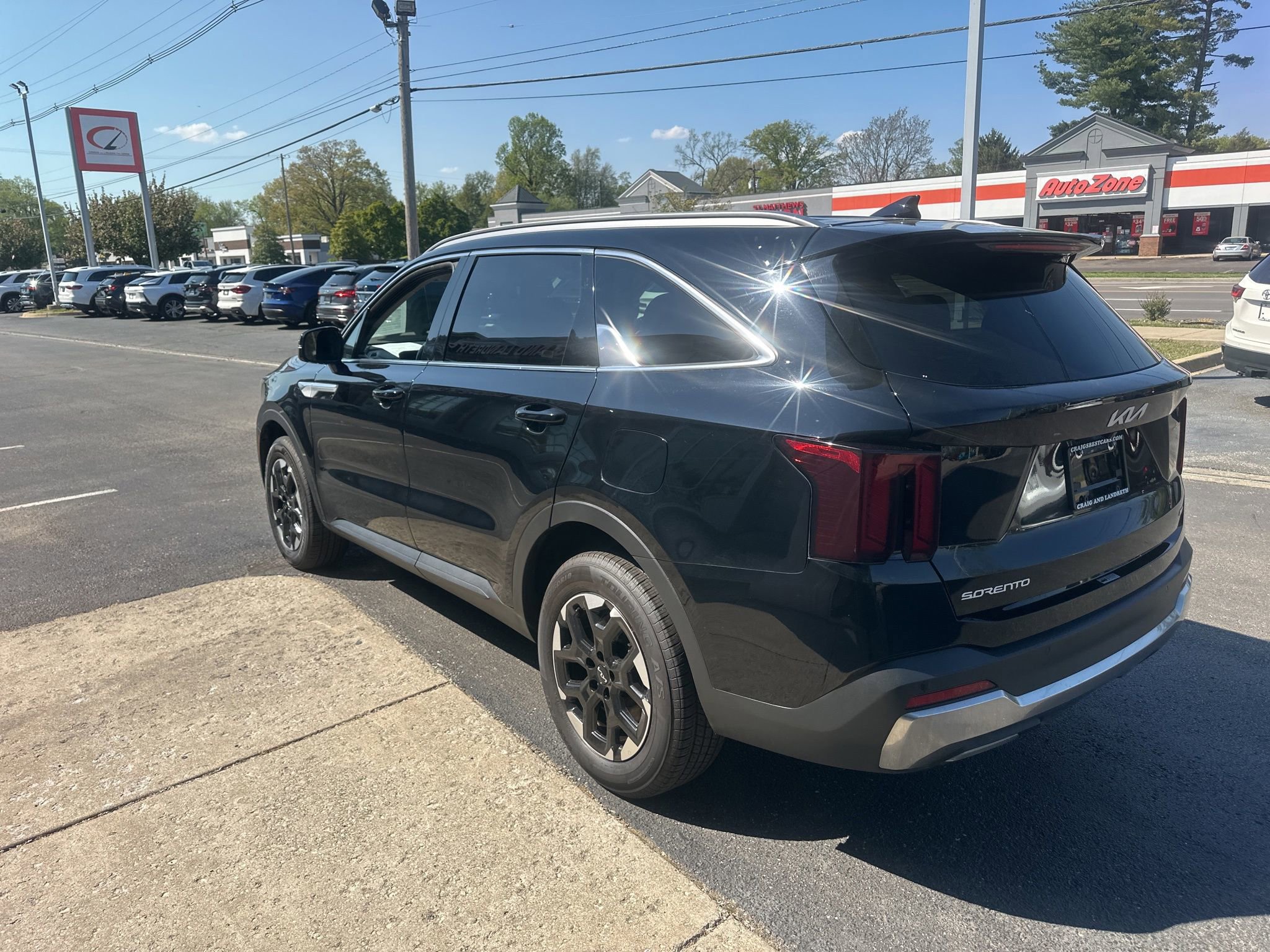 Used 2024 Kia Sorento S image 7