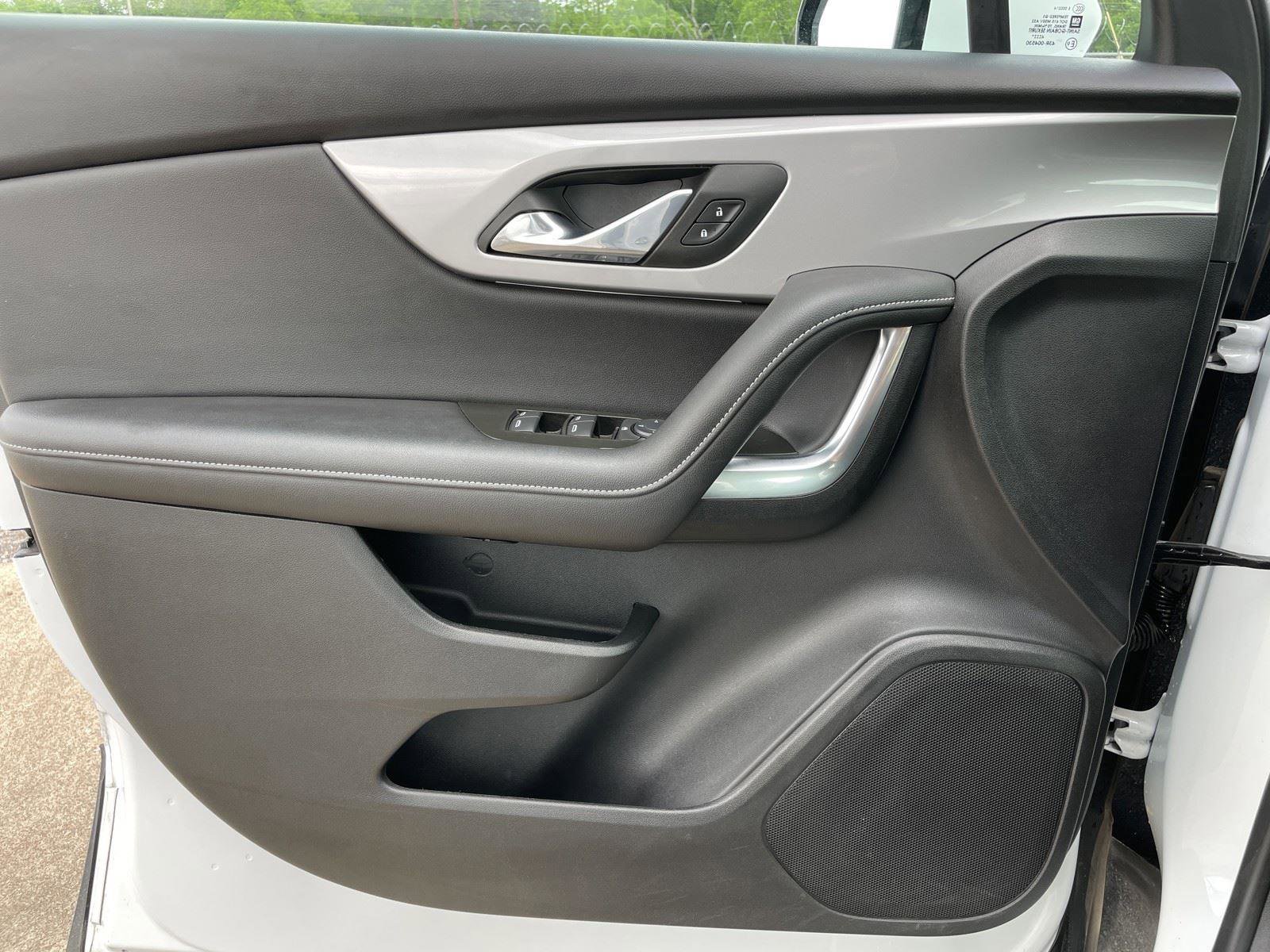 Used 2025 Chevrolet Blazer LT FWD image 29