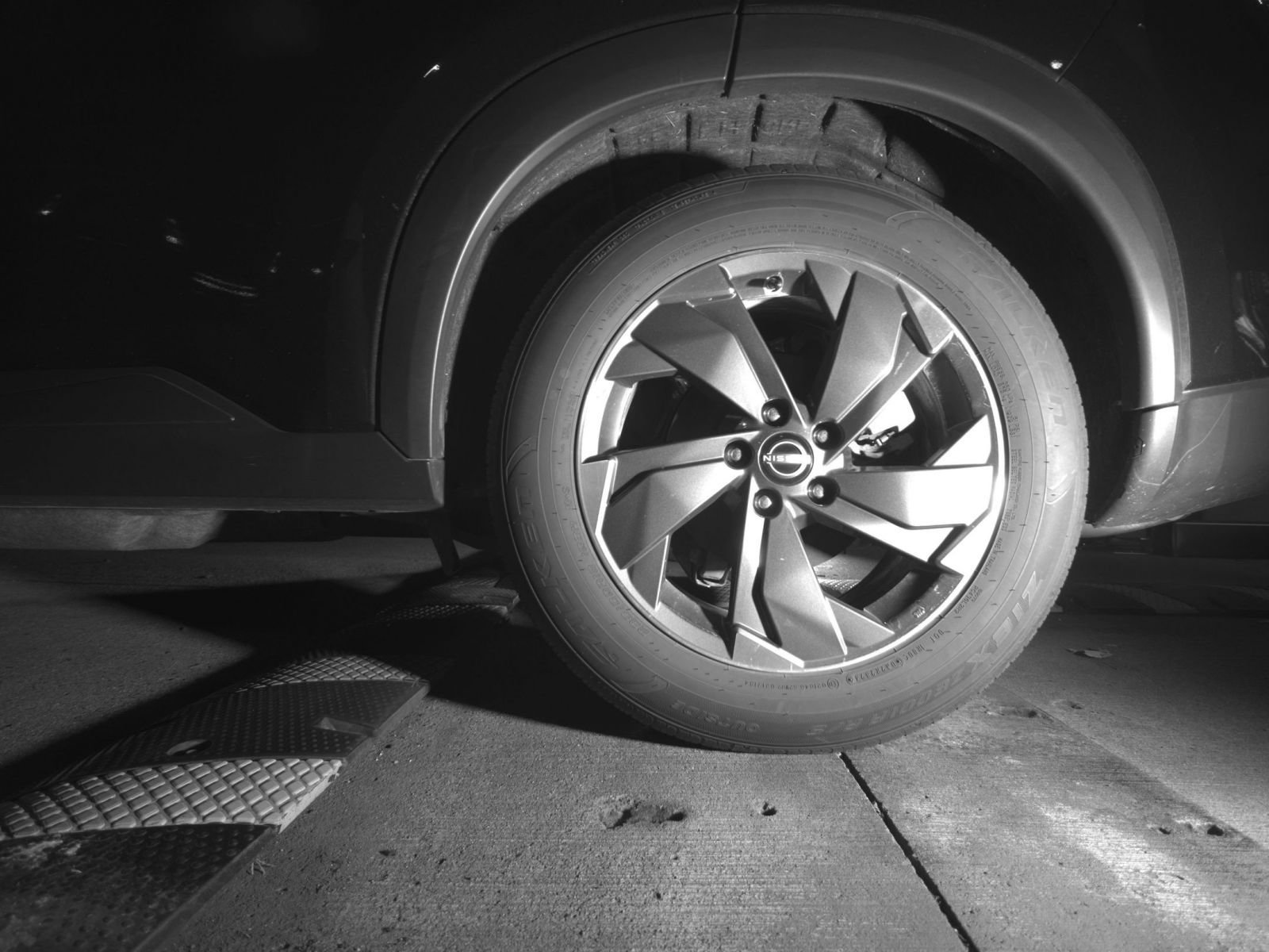 Used 2025 Nissan Rogue SV FWD image 16