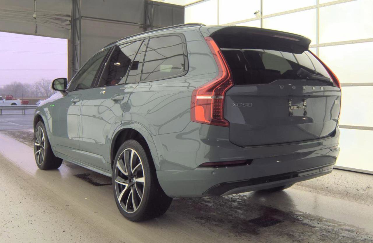 Used 2023 Volvo XC90 T8 Plus w/ Protection Package image 2