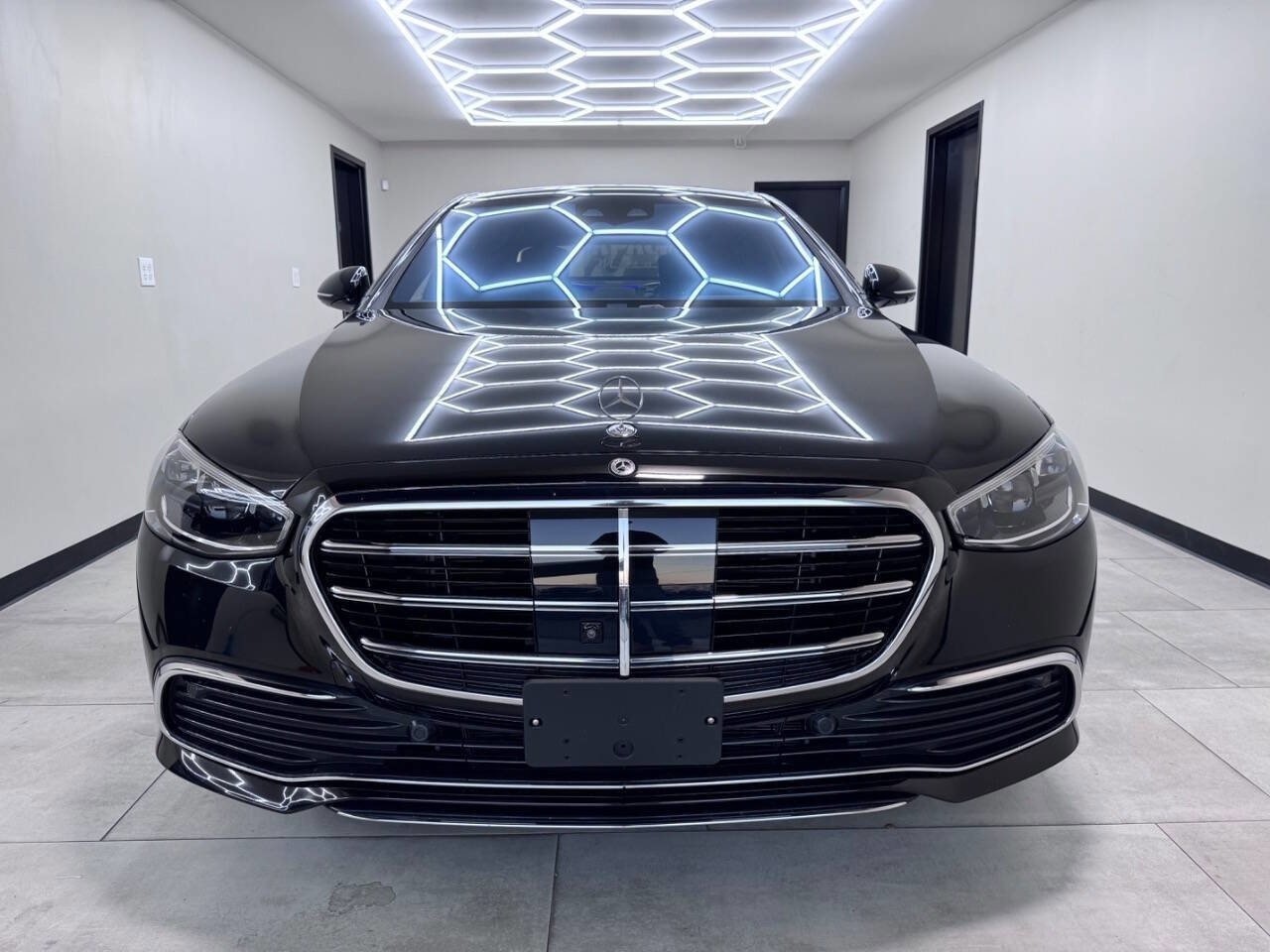 Used 2023 Mercedes-Benz S 580e 4MATIC Sedan w/ Warmth & Comfort Package image 16