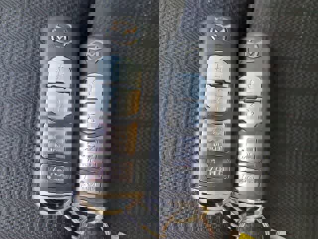 Used 2016 MAZDA MAZDA3 i Sport image 32