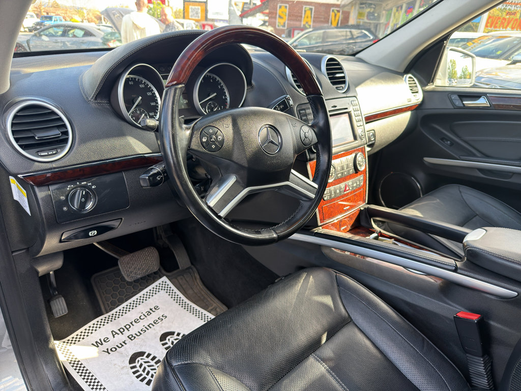 Used 2012 Mercedes-Benz GL 550 4MATIC image 13