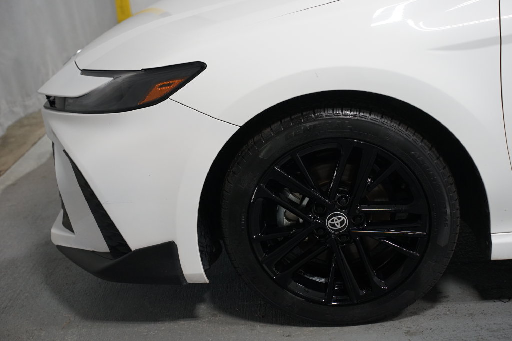 Certified 2025 Toyota Camry SE FWD image 5