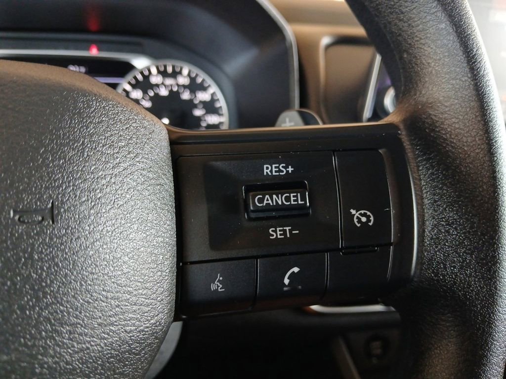 Used 2025 Nissan Rogue S AWD/4WD image 17