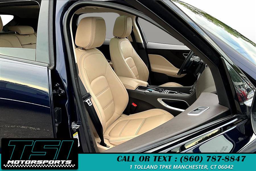 Used 2020 Jaguar F-PACE Prestige image 7