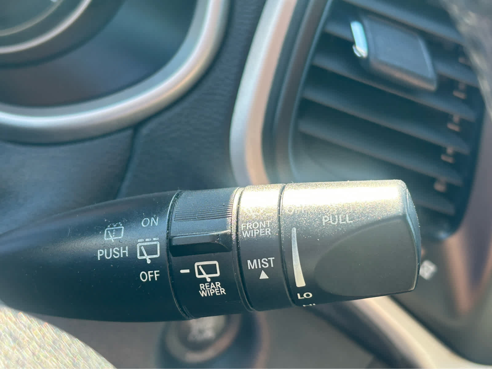 Used 2014 Jeep Cherokee Limited FWD image 21