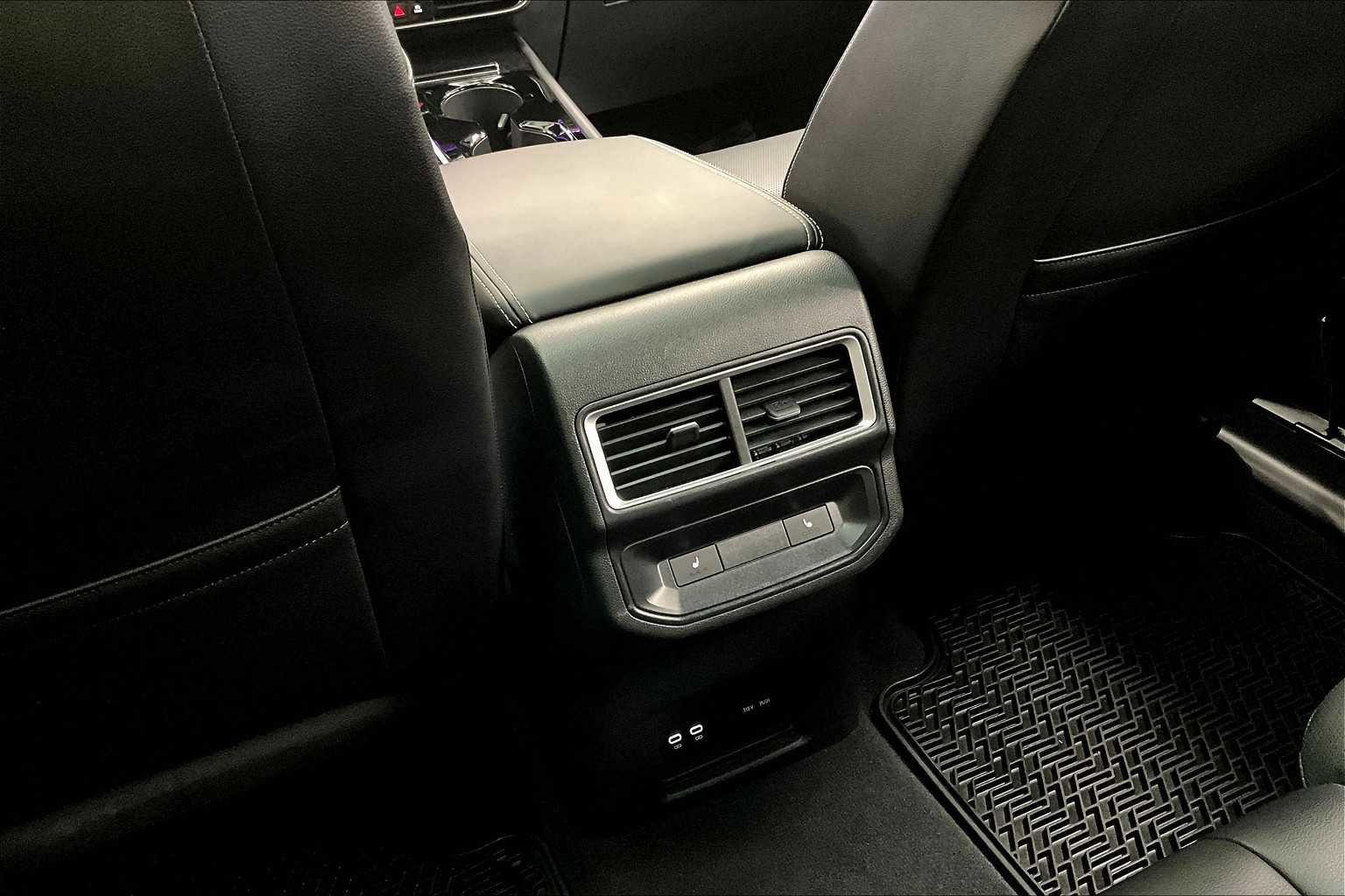 Used 2025 Volkswagen Atlas Cross Sport SEL image 37