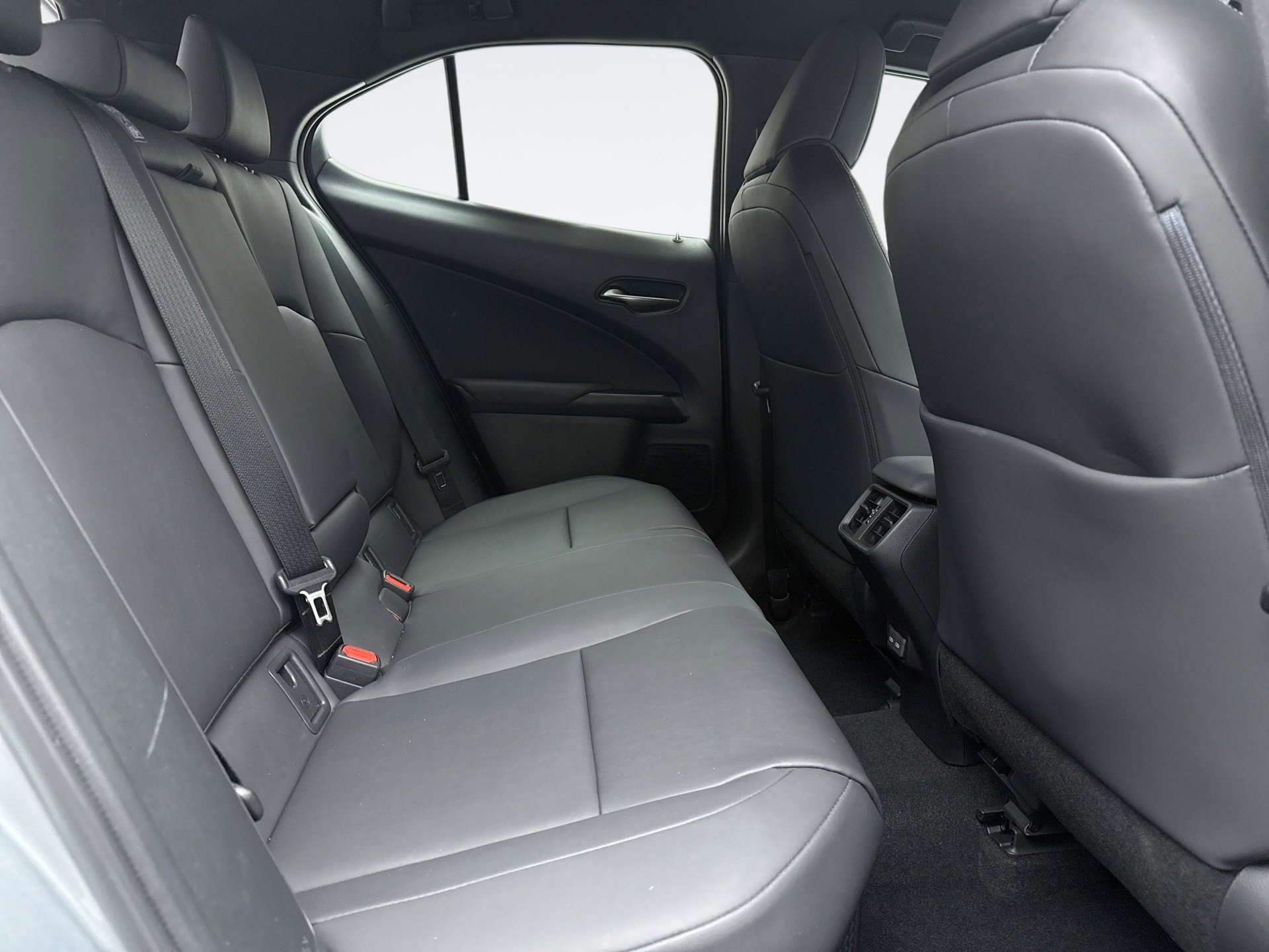 Used 2023 Lexus UX 250h AWD image 19