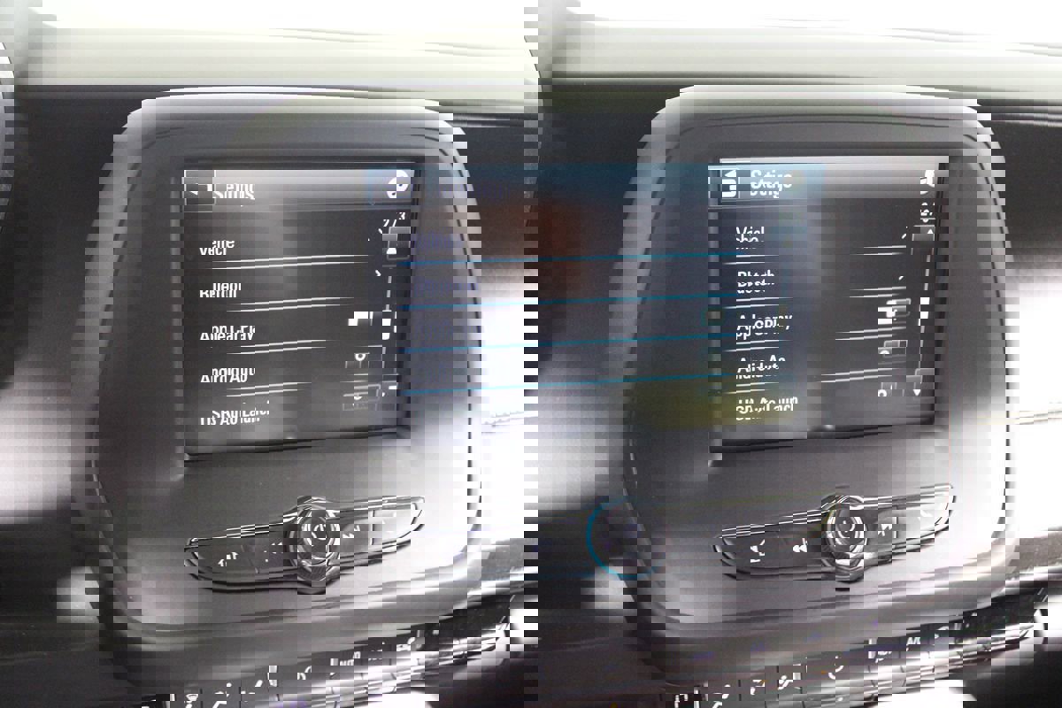 Used 2017 Chevrolet Camaro LT RWD image 21