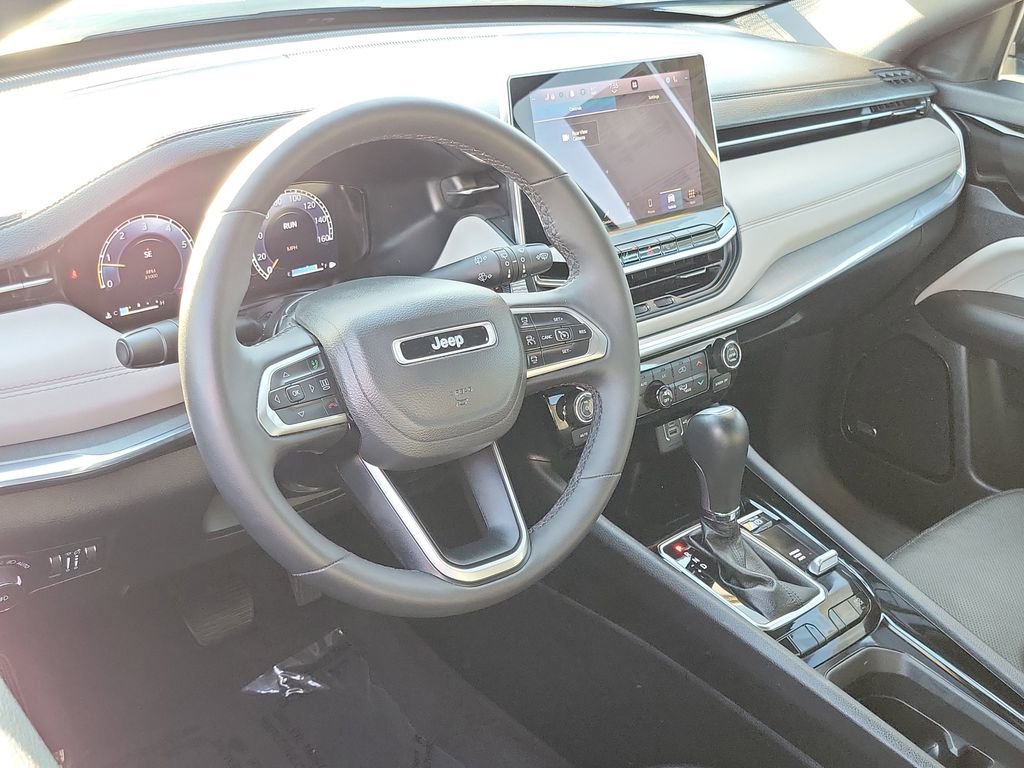Used 2023 Jeep Compass Limited w/ Elite Group image 3