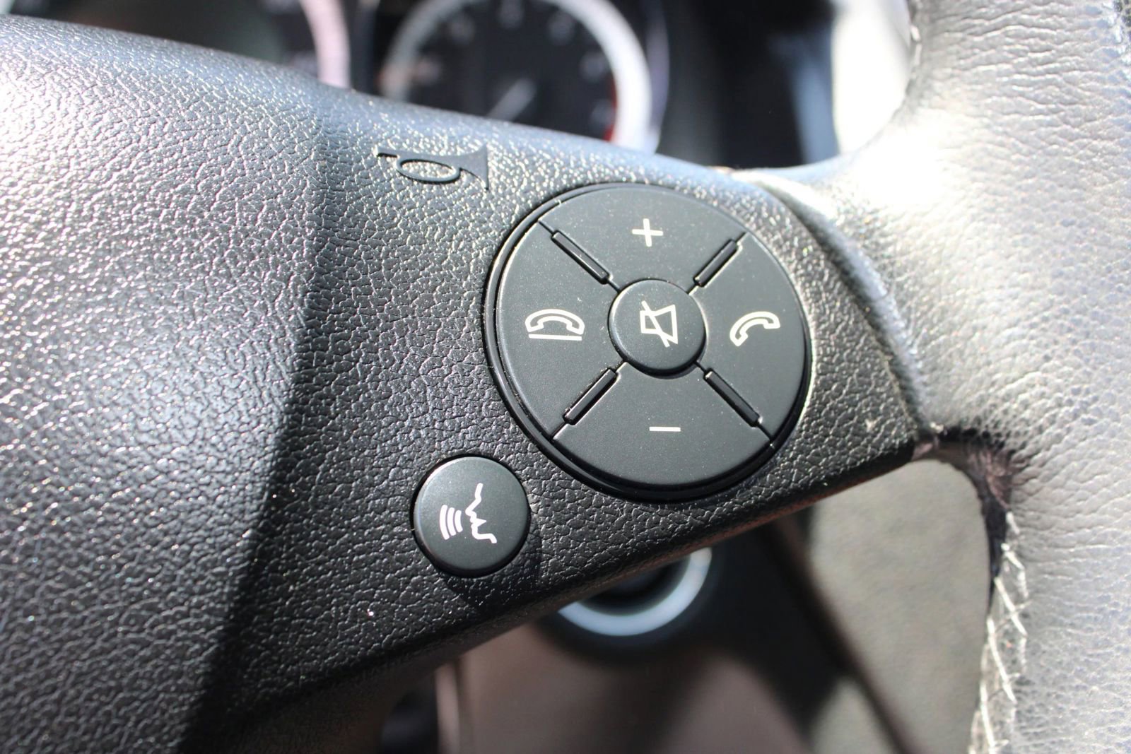 Used 2010 Mercedes-Benz C 300 Sedan image 26