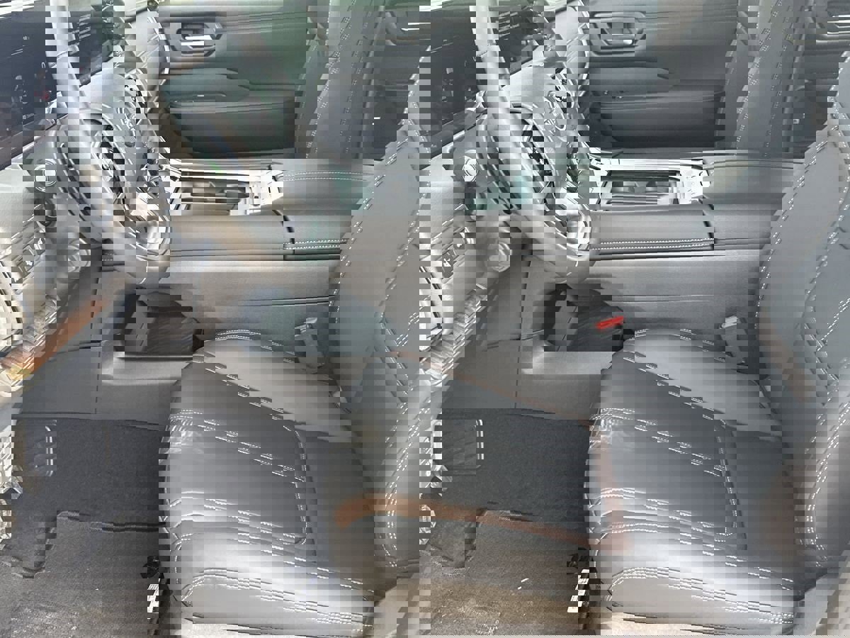 New 2026 Nissan Armada SL w/ Captain's Chari Seat Package image 22