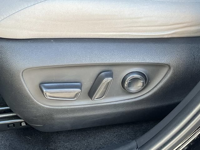 Used 2024 Toyota RAV4 XLE FWD image 22