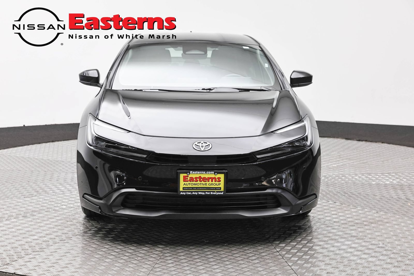 Used 2023 Toyota Prius LE FWD image 2