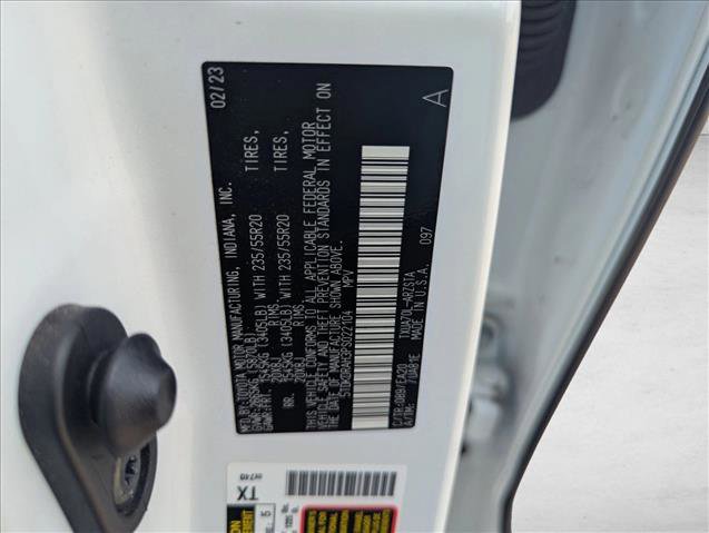 Used 2023 Toyota Highlander XSE FWD image 23