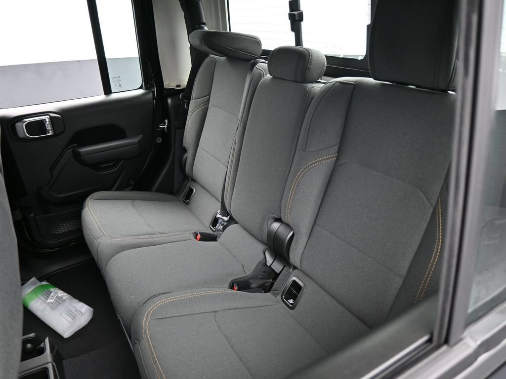 New 2026 Jeep Gladiator Sport AWD/4WD image 28