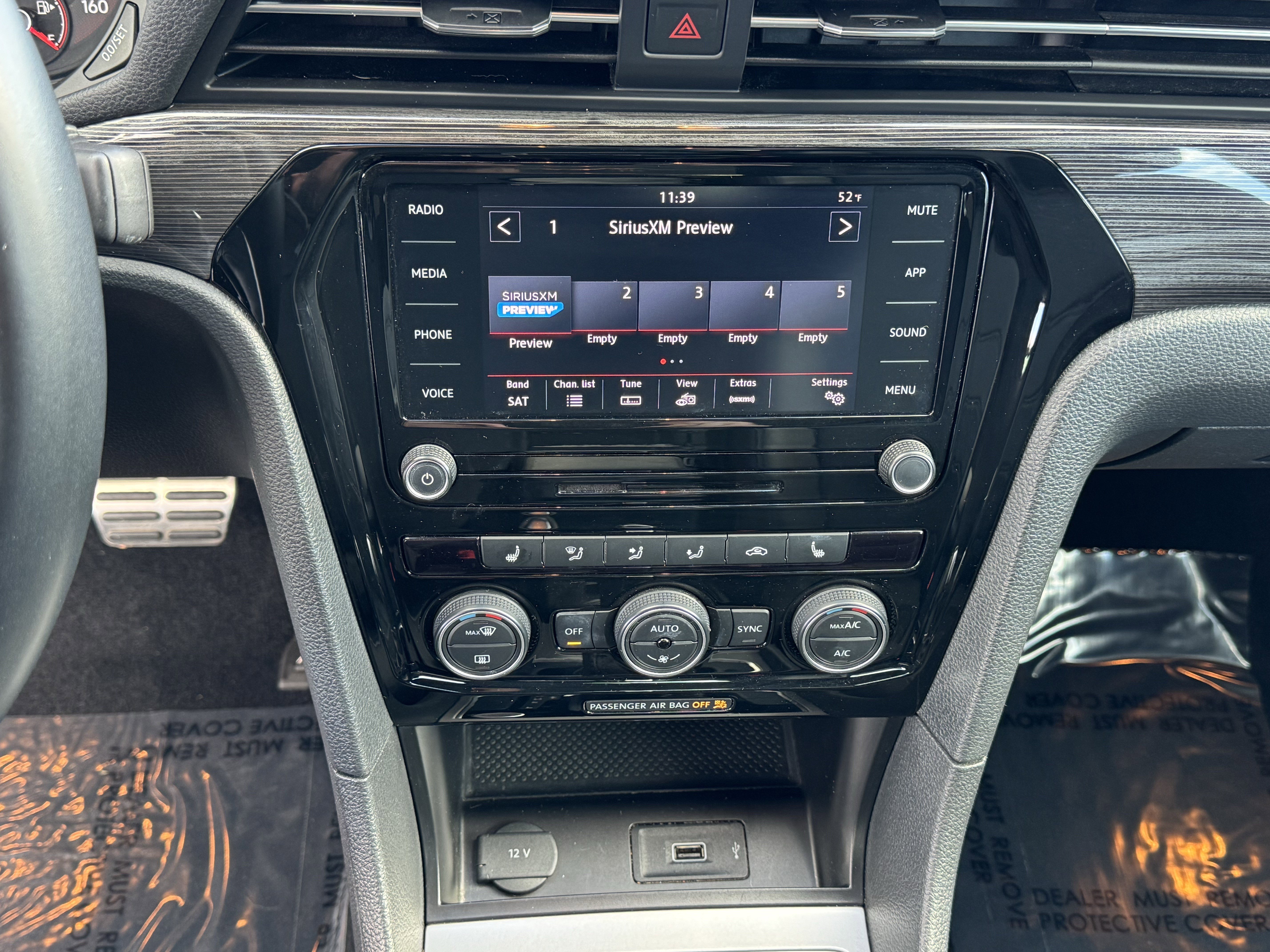 Used 2020 Volkswagen Passat 2.0T R-Line image 24