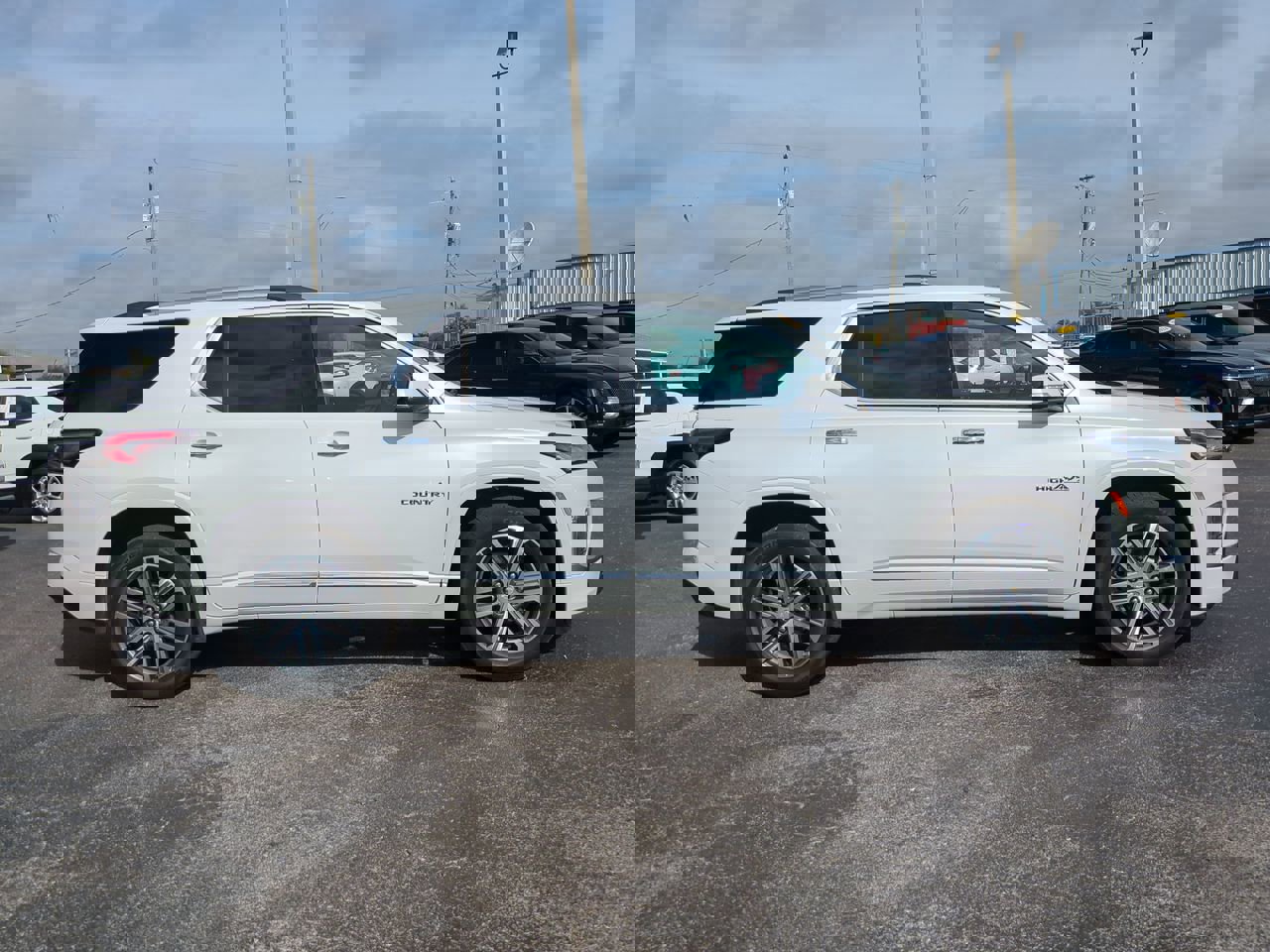 Certified 2023 Chevrolet Traverse High Country image 3