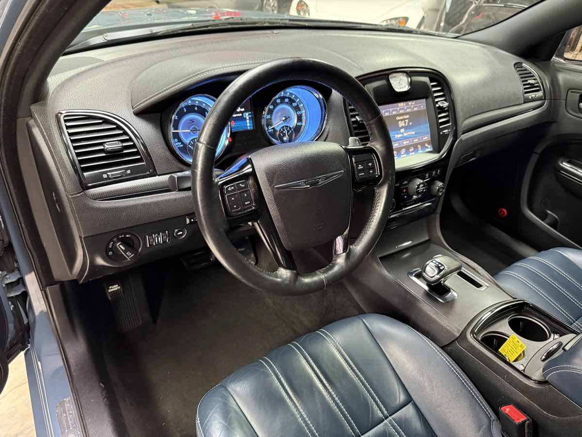 Used 2014 Chrysler 300 S w/ Luxury Group RWD image 7