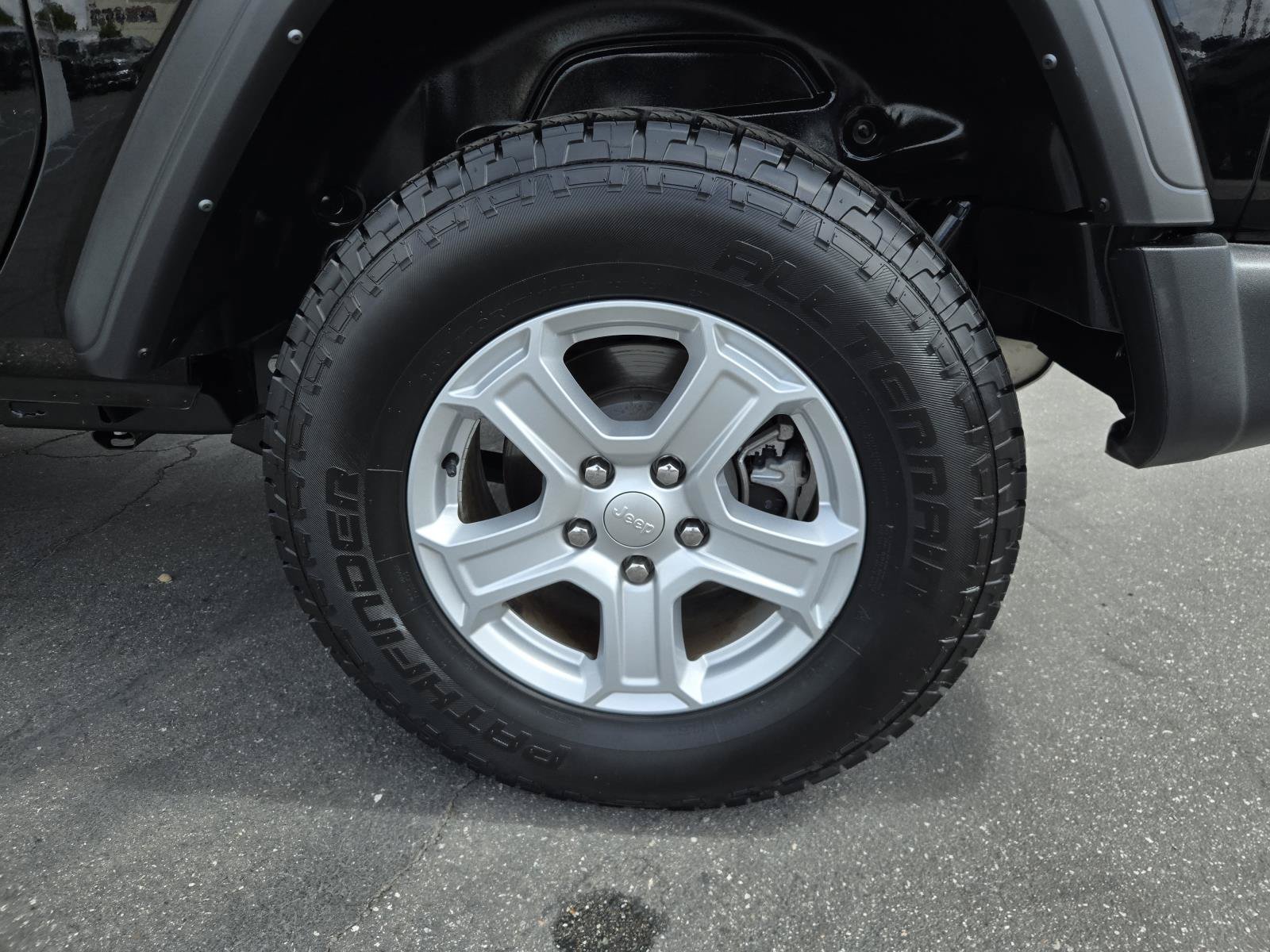 Used 2021 Jeep Wrangler Sport AWD/4WD image 33