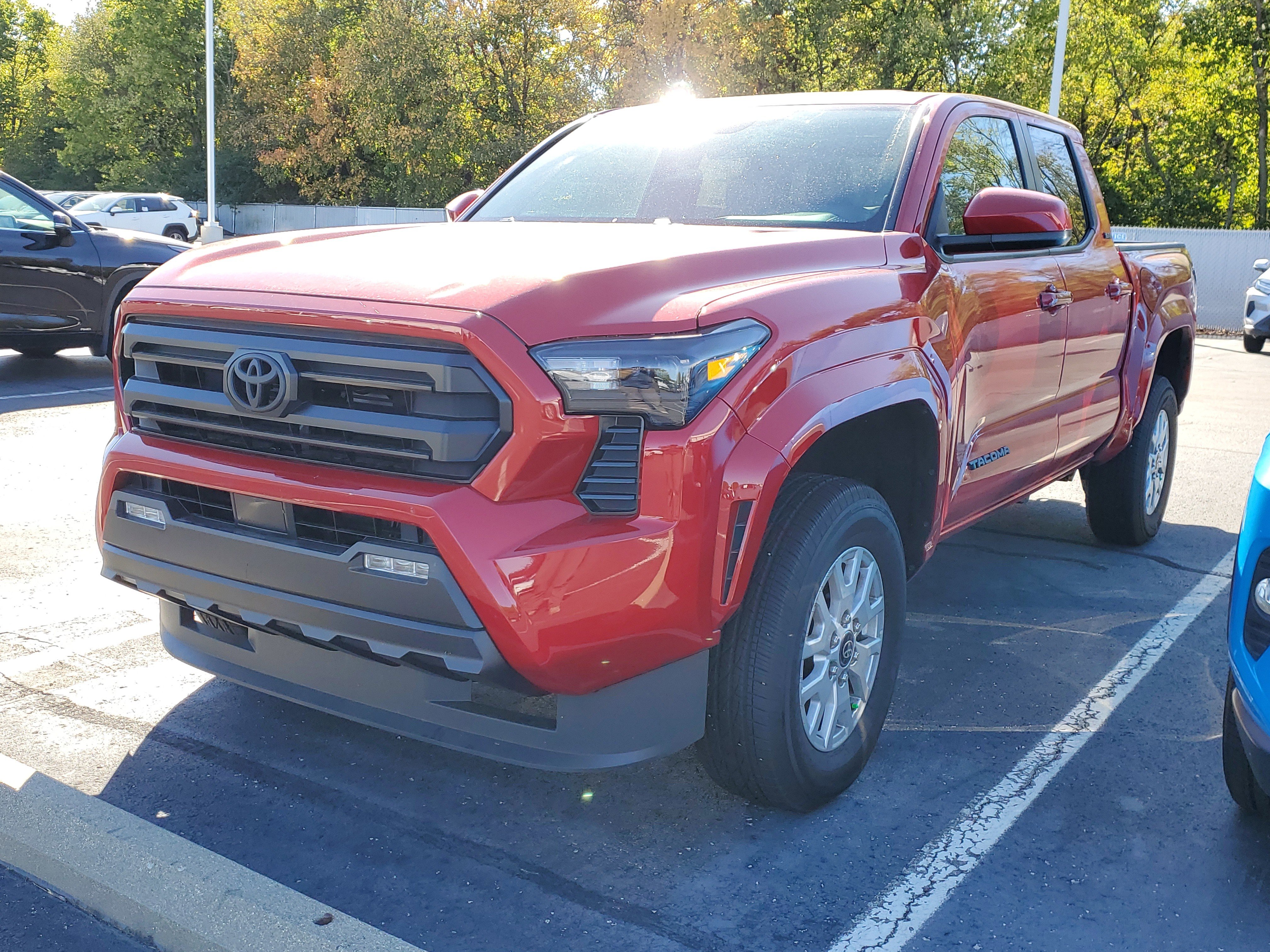 Certified 2025 Toyota Tacoma SR5 image 3