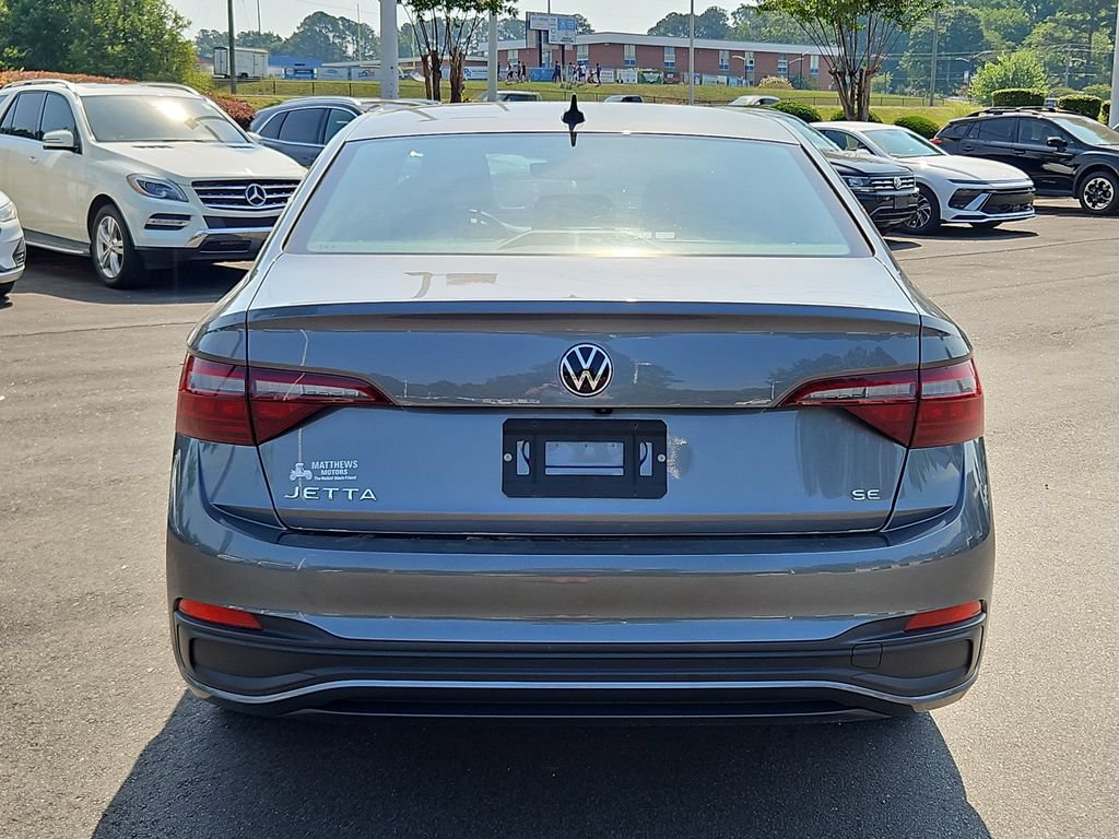 Used 2024 Volkswagen Jetta SE FWD image 6