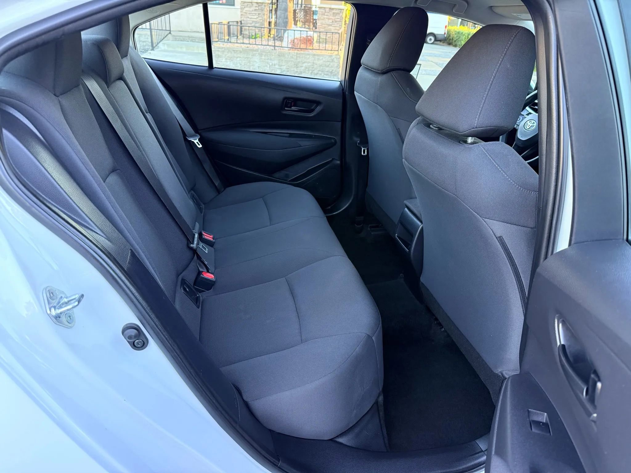 Used 2022 Toyota Corolla LE image 13