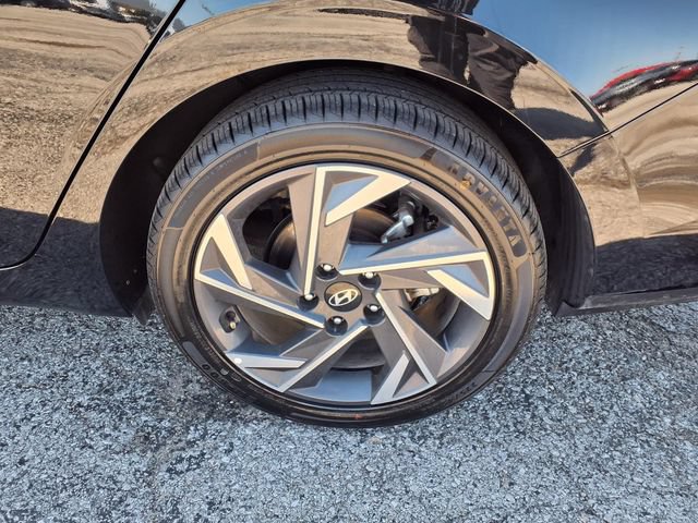 Used 2025 Hyundai Elantra SEL FWD image 44