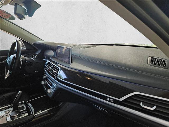 Used 2020 BMW 740i RWD image 17