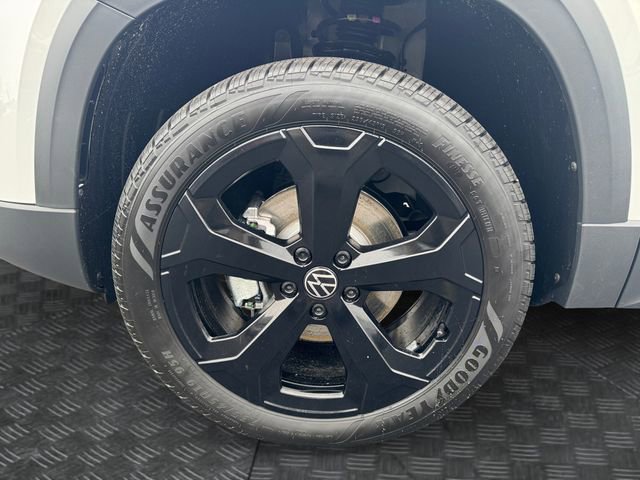 New 2026 Volkswagen Taos SE AWD/4WD image 12