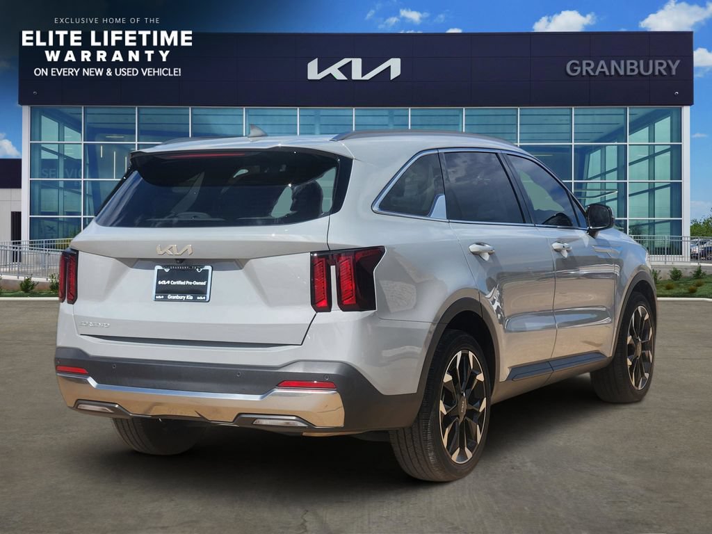 Certified 2025 Kia Sorento EX w/ Panoramic Sunroof Package FWD image 5