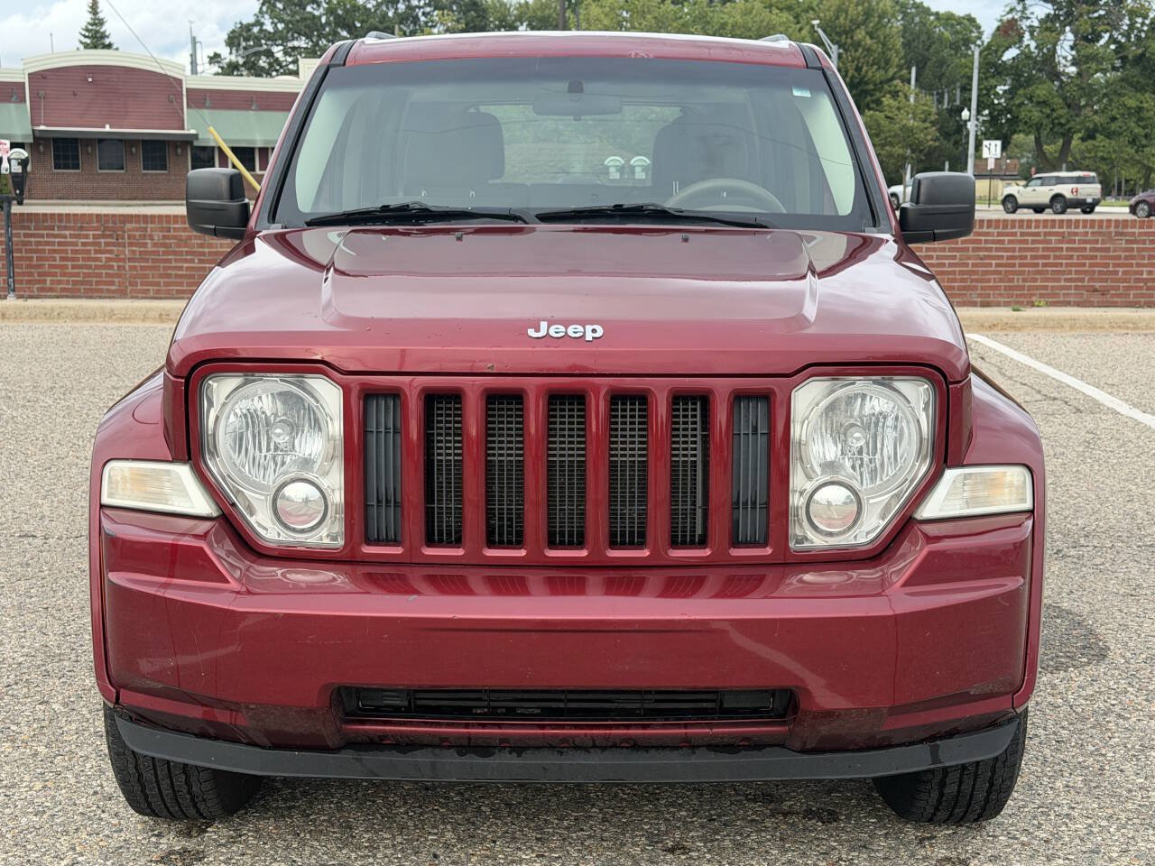 Used 2012 Jeep Liberty Sport AWD/4WD image 2