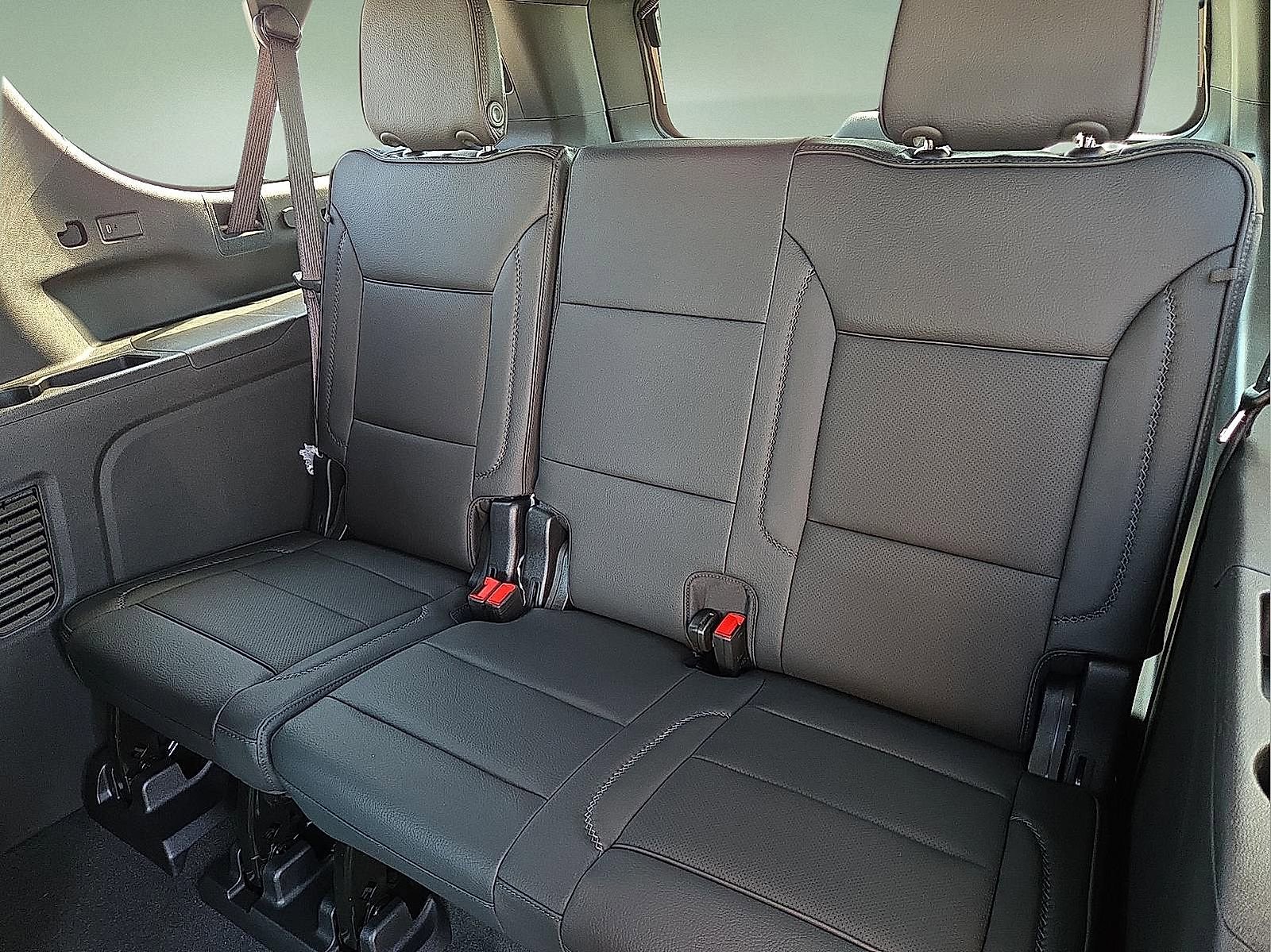 New 2026 GMC Yukon XL Denali w/ Denali Reserve Package AWD/4WD image 10